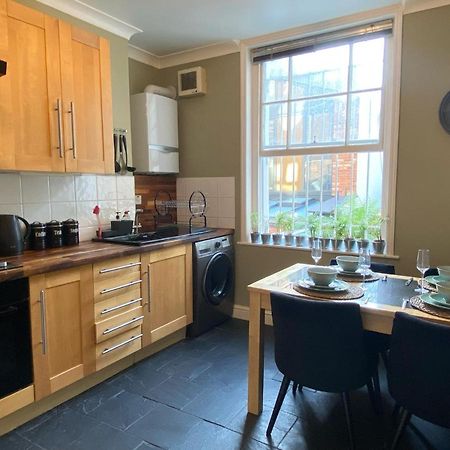 Spacious 2-Bed Flat With Garden, 3 Minutes Walk From Oval Tube Station لندن المظهر الخارجي الصورة